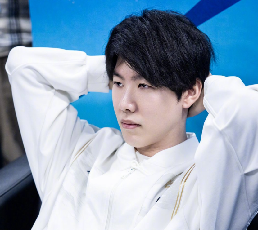 Ruler ： 霞这个英雄可能我来使用和别的选手不太一样吧