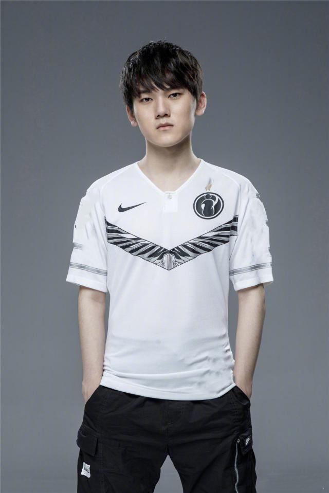 英雄联盟手游破晓杯：中国两支战队会师决赛