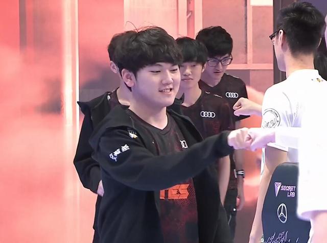 Woro2k 评论了他今天在 Heroic 的首次亮相